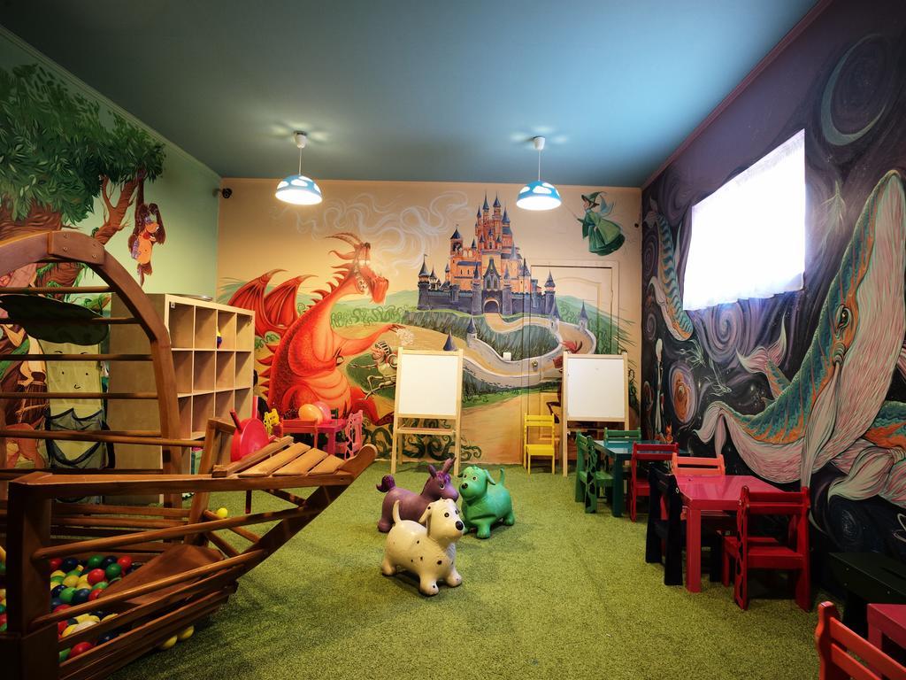 אוזהורוד Hotel Kilikiya מראה חיצוני תמונה