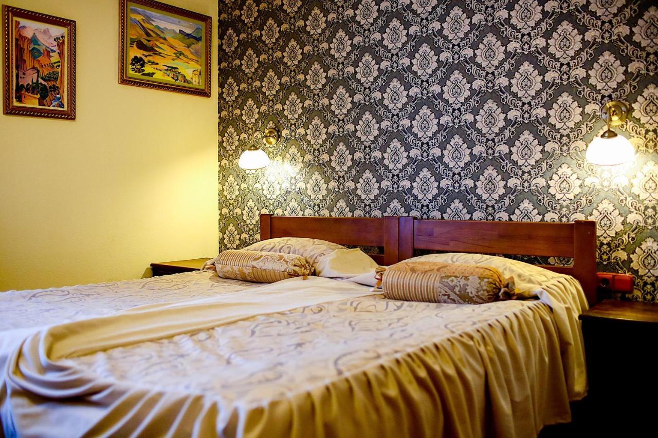אוזהורוד Hotel Kilikiya מראה חיצוני תמונה