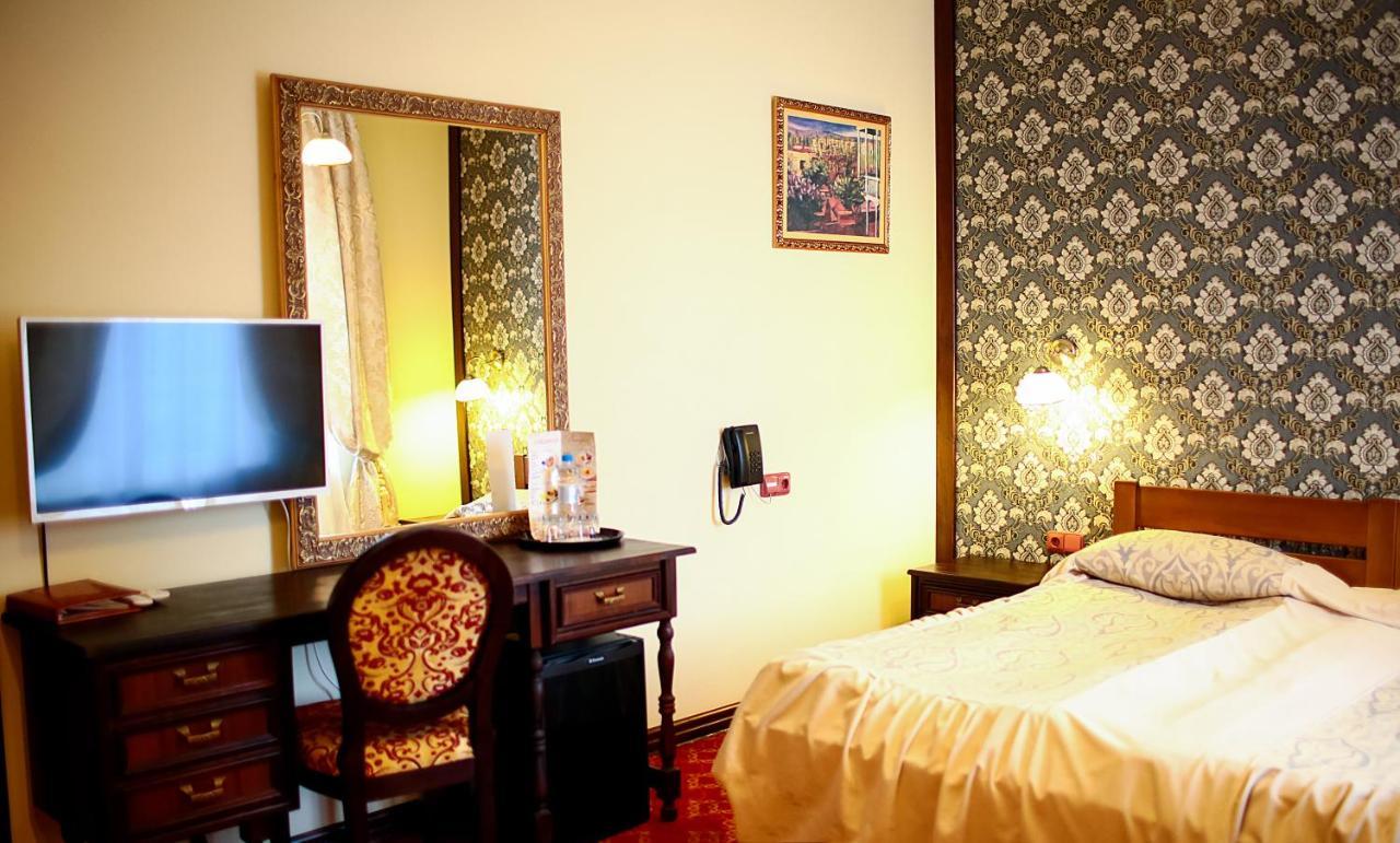 אוזהורוד Hotel Kilikiya מראה חיצוני תמונה